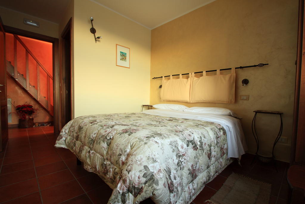 La Candeletta Hotel ซานโตสเตฟาโน ดิ เซสซานีโอ ห้อง รูปภาพ